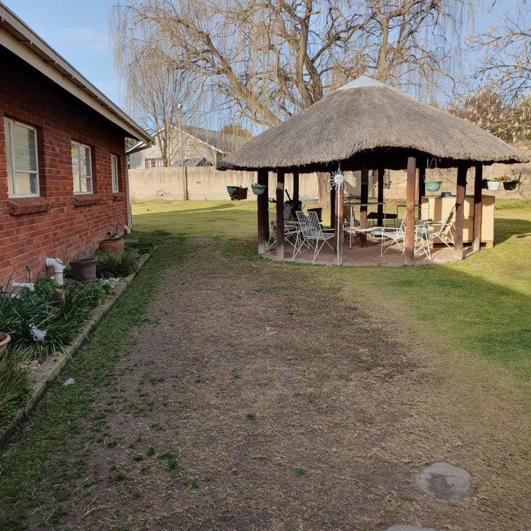 4 Bedroom Property for Sale in Ladybrand Free State